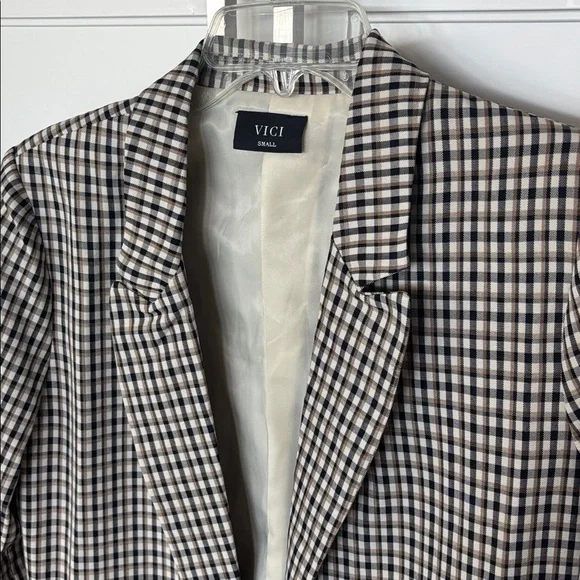 Vici Women's Black Brown and White Plaid Blazer - Picture 4 of 5
